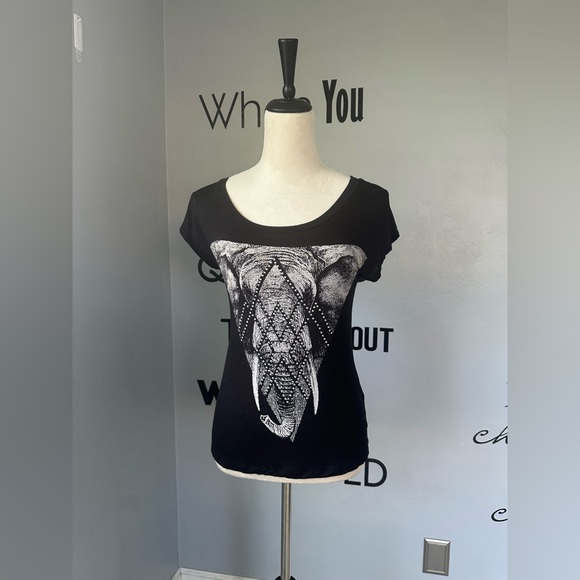 Black Elephant Graphic Top with Silver Embellishments Size M - Picture 1 of 8